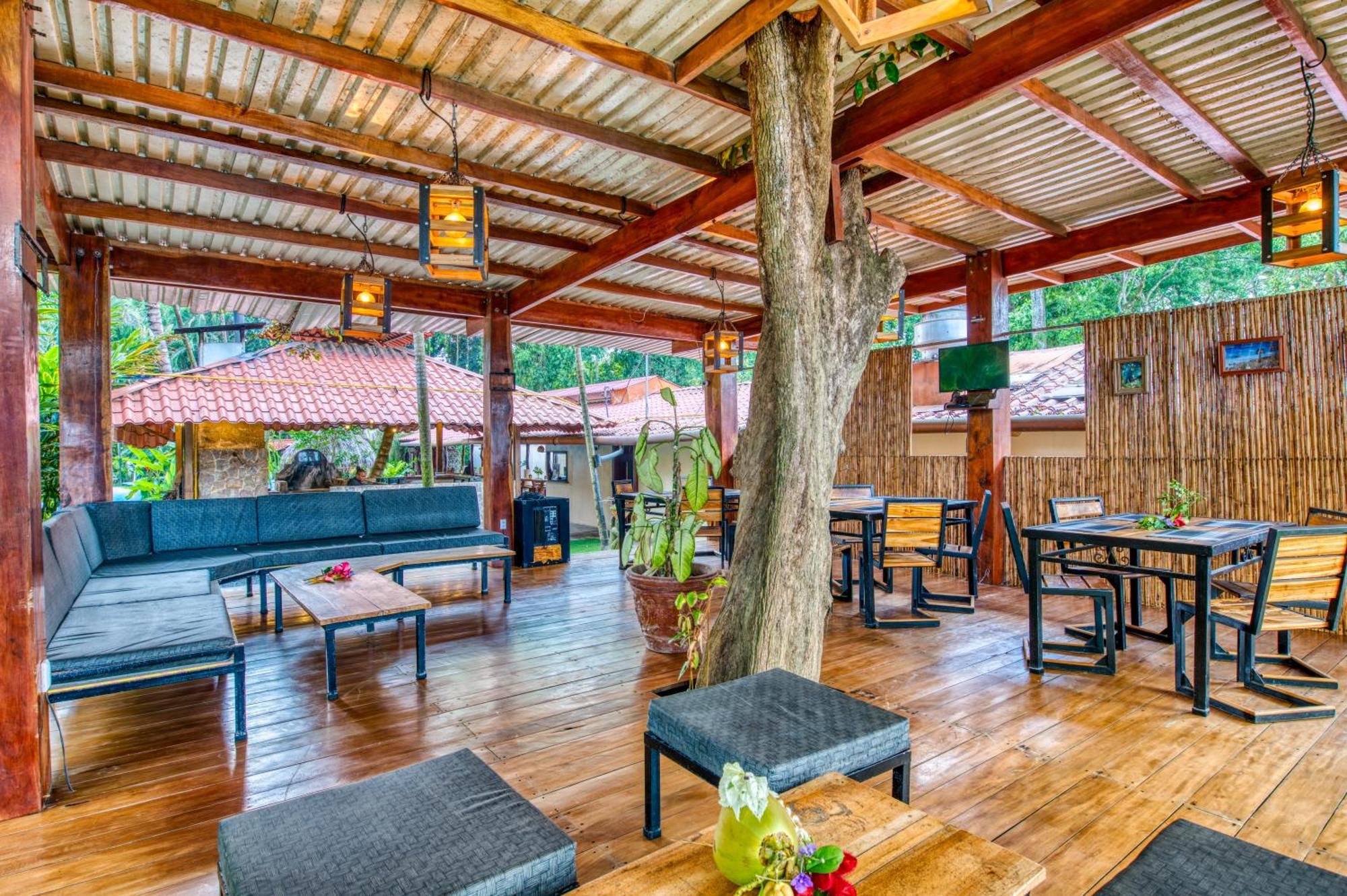 Atlantida Lodge Cahuita Exteriér fotografie