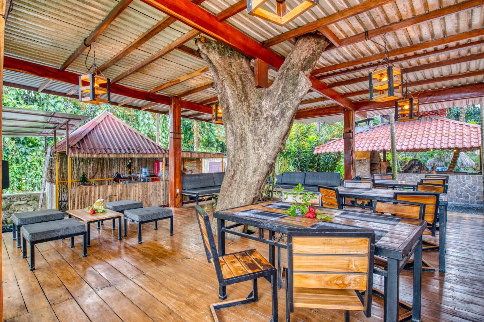 Atlantida Lodge Cahuita Exteriér fotografie